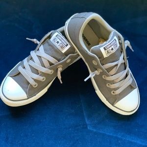 Converse Youth Chuck Taylors Sz. 3.5
